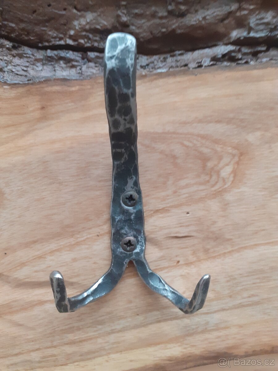 Rustikální věšák na oblečení - 14