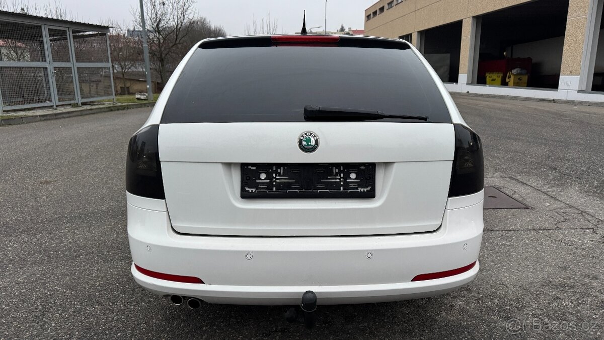 Škoda Octavia RS 2.0TDI 125kW XENON - 14