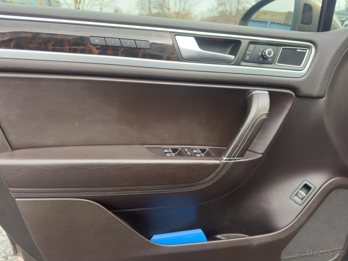 Volkswagen Touareg, 3.0 V6, highline, vzduch, pano - 14