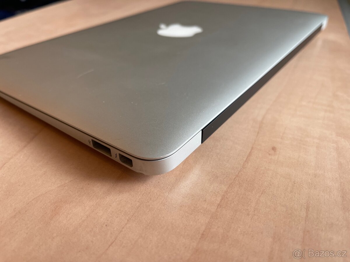 MacBook Air 11. 128Gb. Core i5. - 14