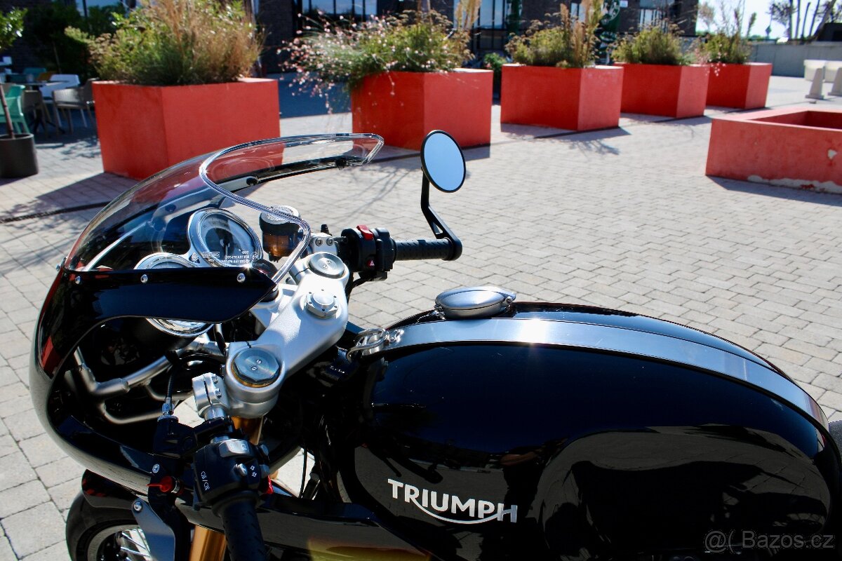 Triumph Thruxton RS 1200 Jet Black - 14