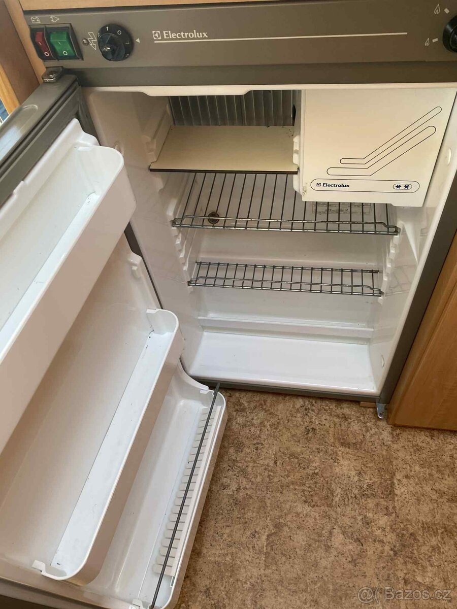 Burstner Ventana 440/ MOVER/ Francouzská postel - 14