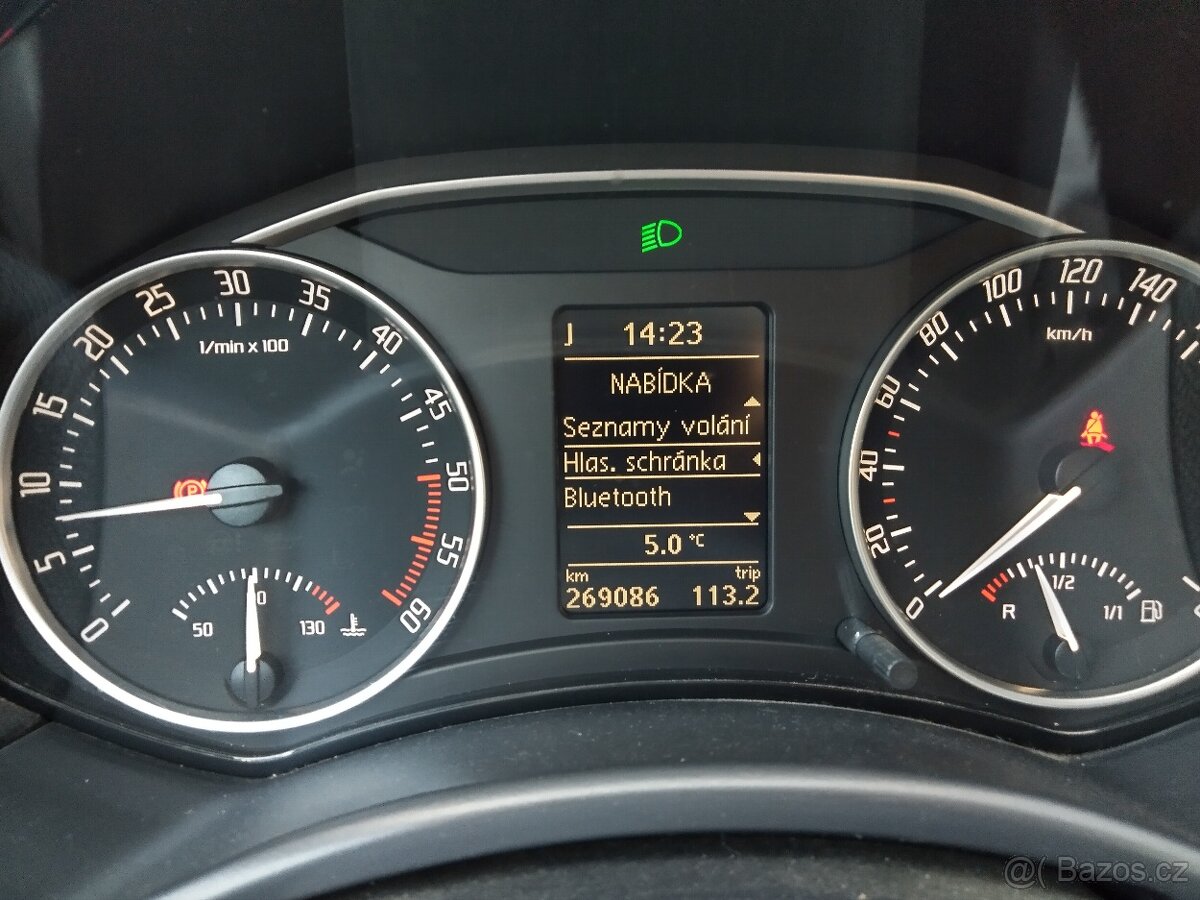 Škoda Octavia Combi TDI Ambition 4/2012 - 14