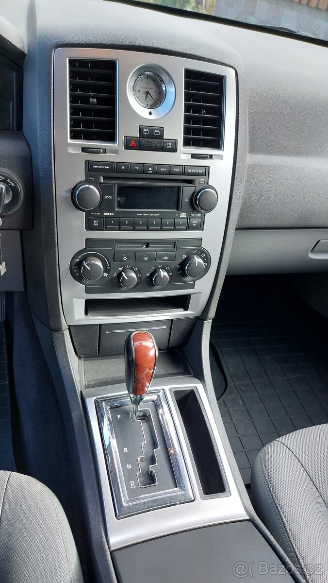 Chrysler 300C CRD - 14