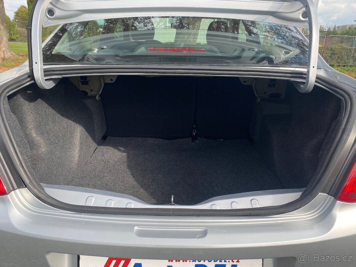 Peugeot 301 1.2 i Klima, 8xPneu - 14