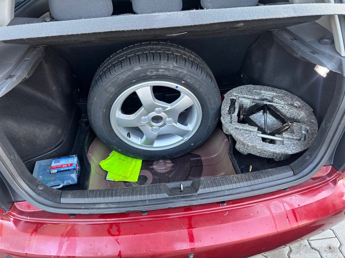 Kia Cerato - 14