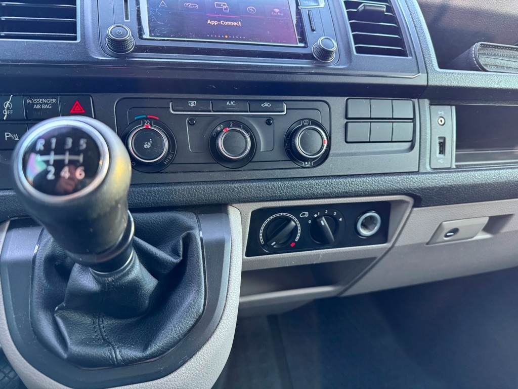 Volkswagen Transporter 2,0 TDI 110 KW LONG 6 MÍST STK - 14