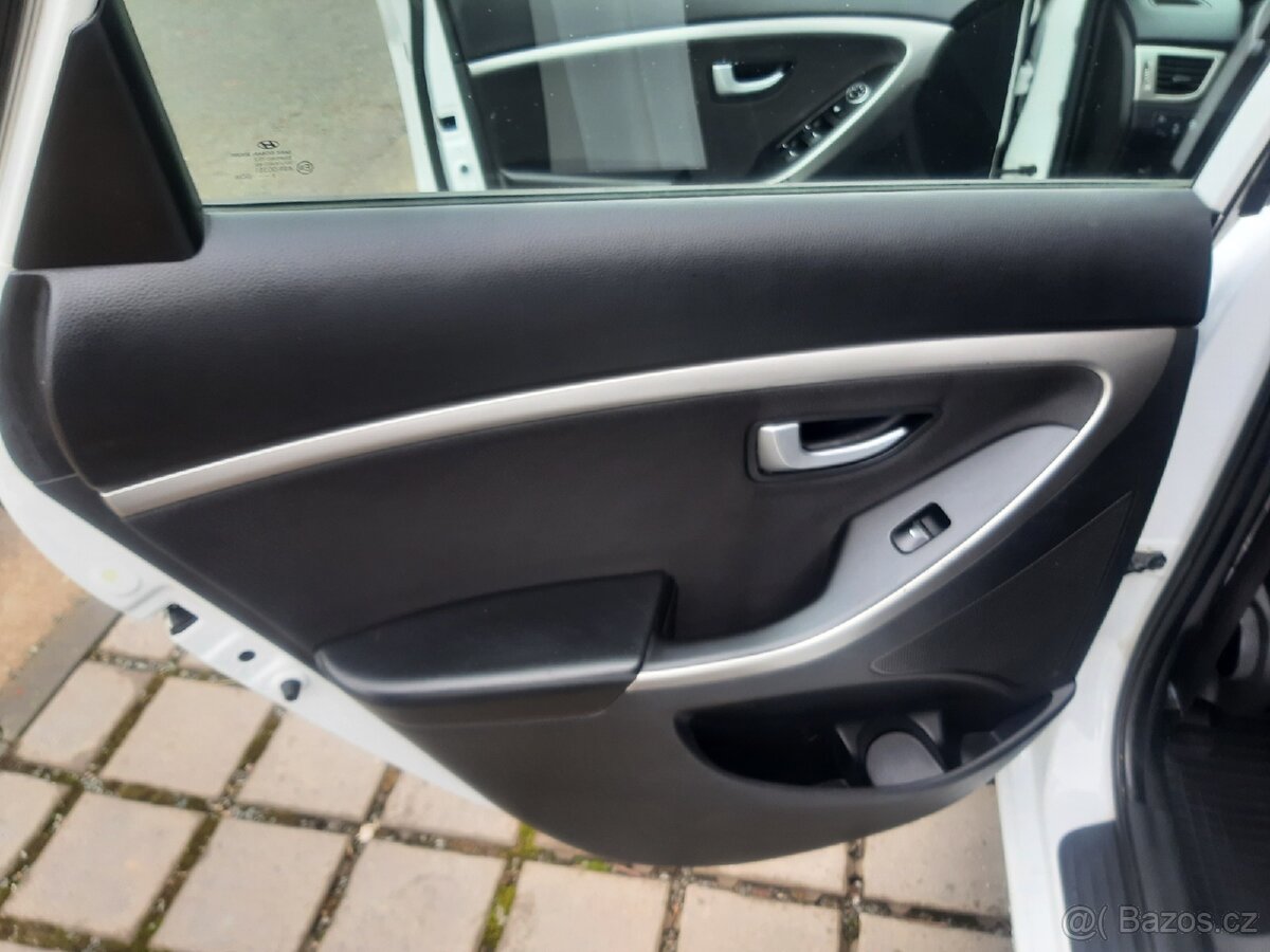 Hyundai i30 1.6CRDI 81kW, 2015, NOVÉ V ČR, DPH - 14