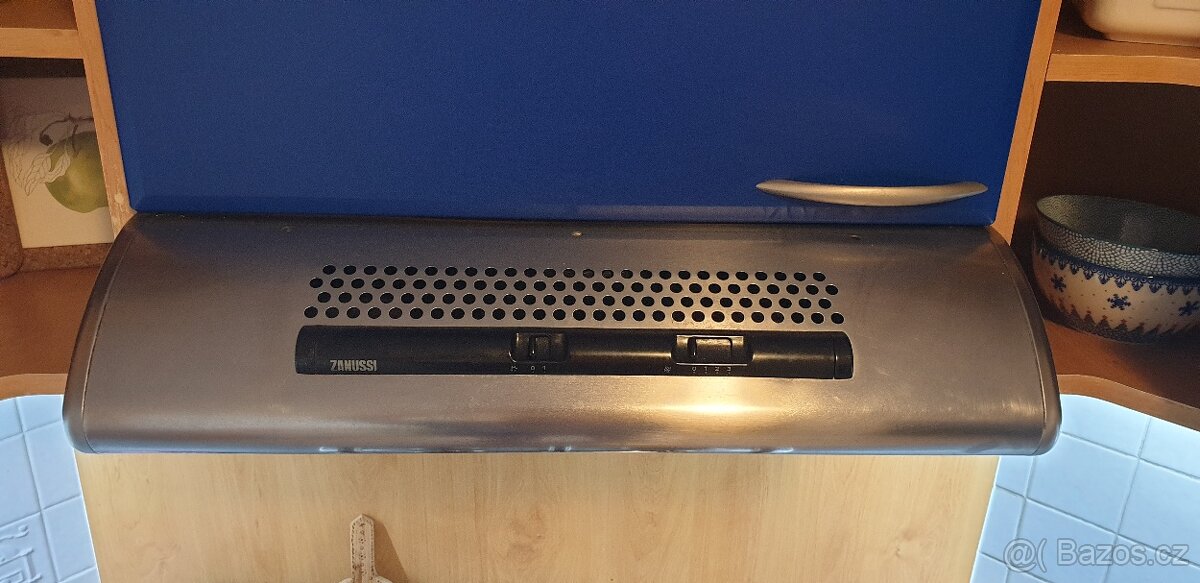 kuchyň s funkčními spotřebiči v zachovalém stavu - 14