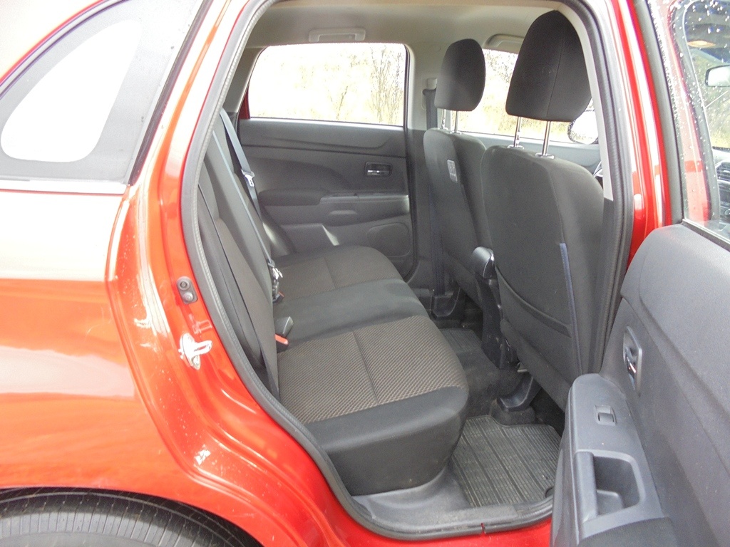 Mitsubishi ASX 1,6 Mivec, 1. majitel, dvě sady kol, r.v. 09/ - 14