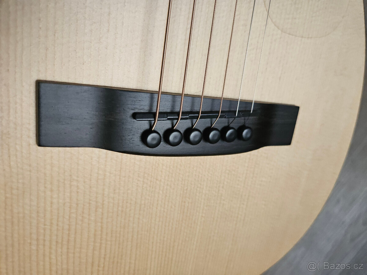 Nová celomasivní cestovní akustická kytara FURCH Little Jane - 14
