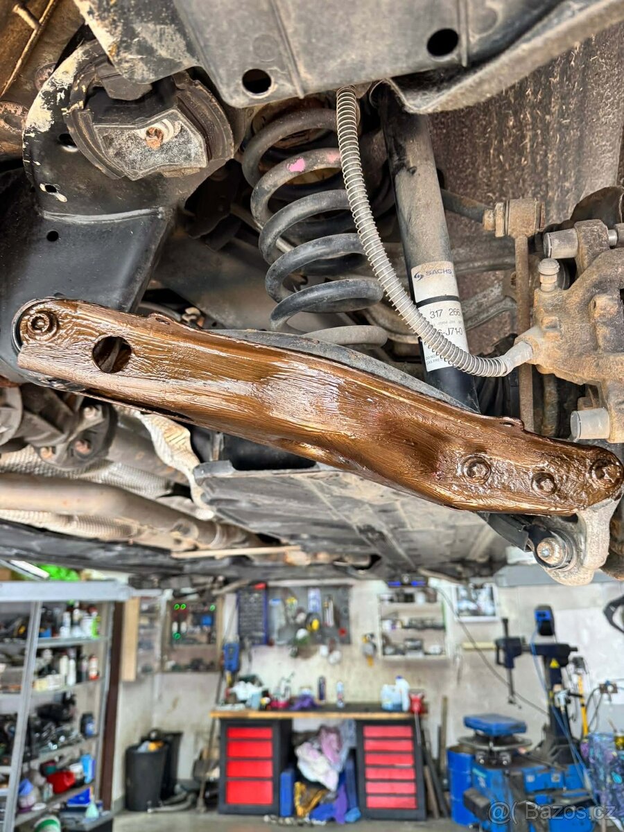 S/W204 Mercedes Benz 2009 AMG - 14