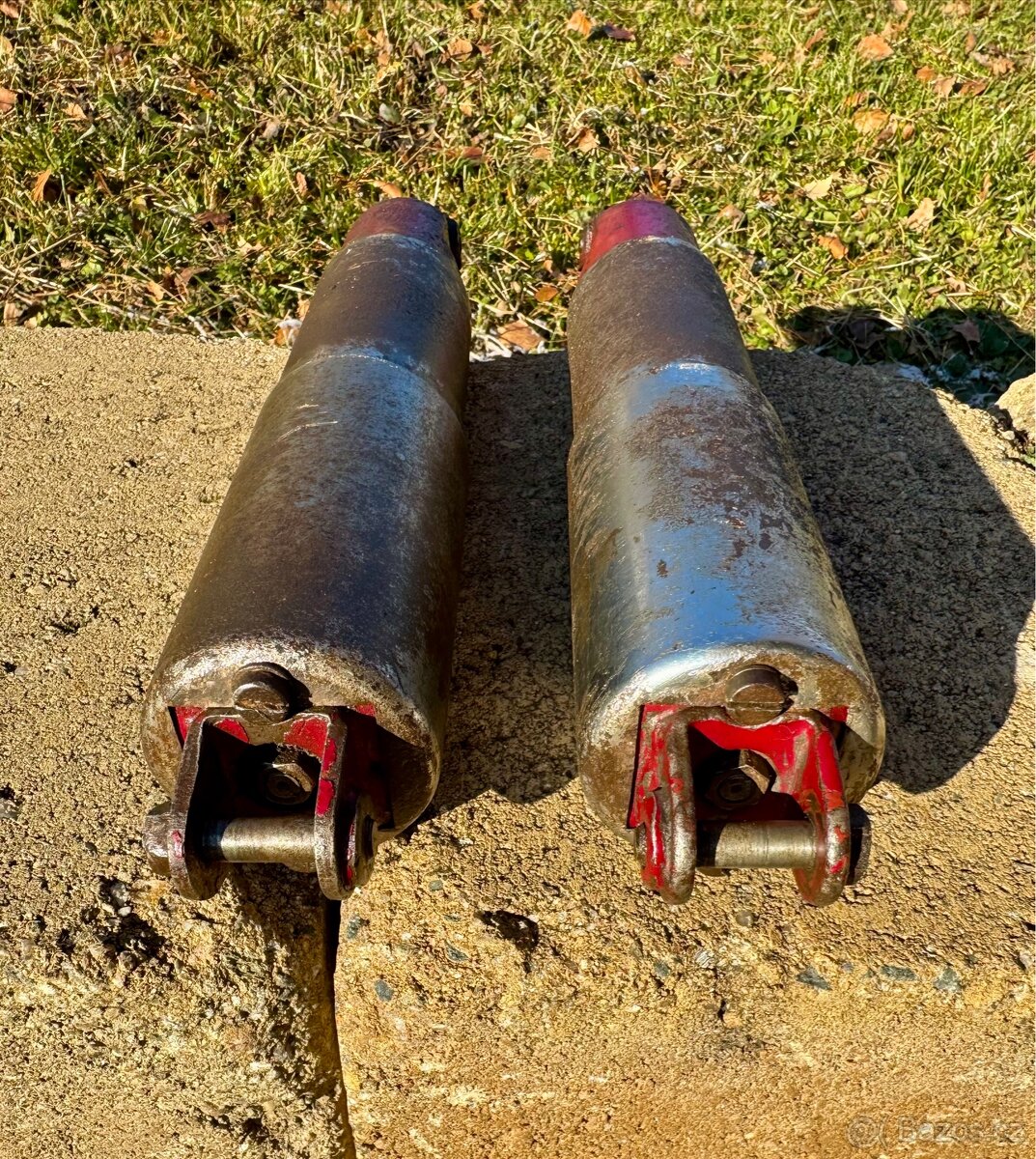 Jawa CZ 125 150 250 350 kyvacka - zadni tlumice - 14