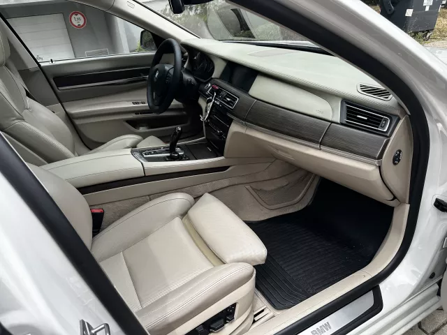 BMW Řada 7 750i Long xDrive Night Vision Soft-close Head-Up - 14