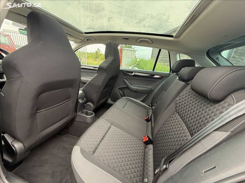 Škoda Rapid 1.0 TSI Panorama, 65000km Nová Stk - 14