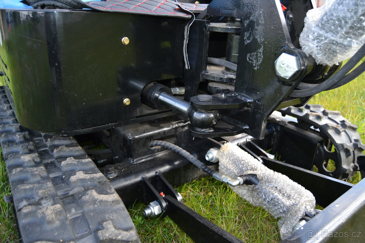 miniBagr HT 1500kg naftový dvouválec 19koní - 14