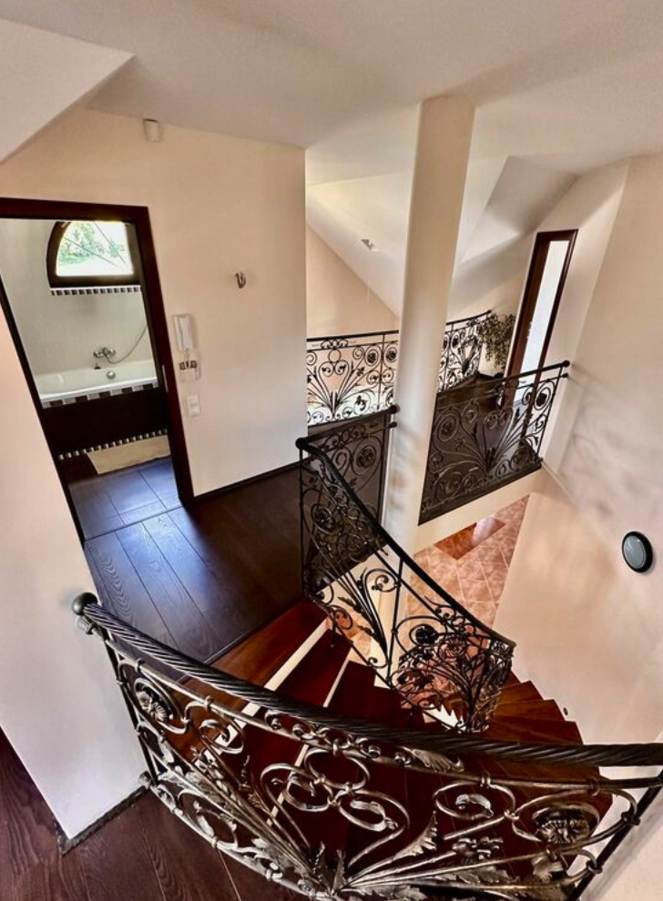 Prodej, rodinný dům, 314 m2, Karlovy Vary - Mezirolí - 14