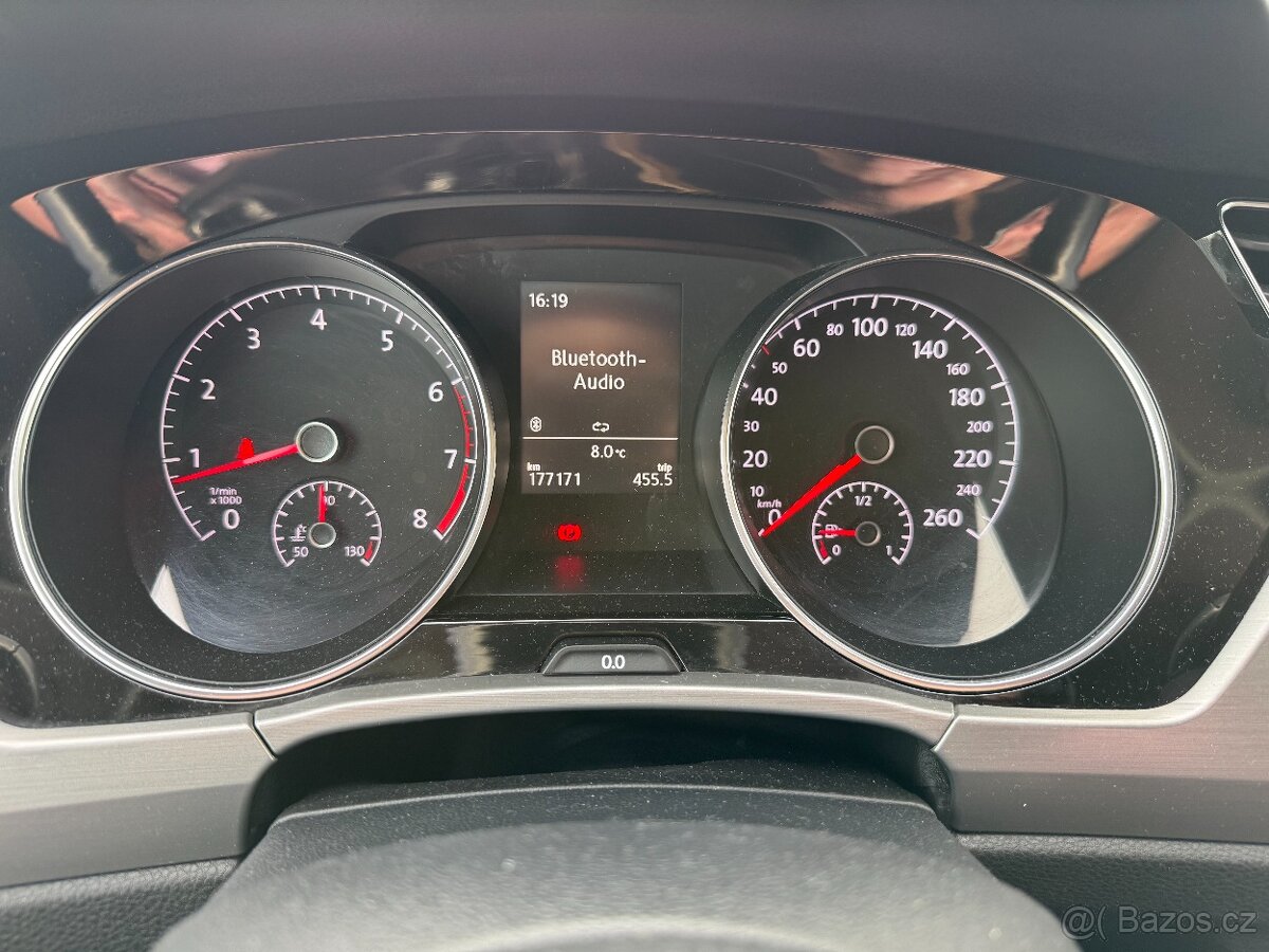 VW Touran III, rok 2016, 1.2TSI 81 kW, servis VW, 177.171 km - 14