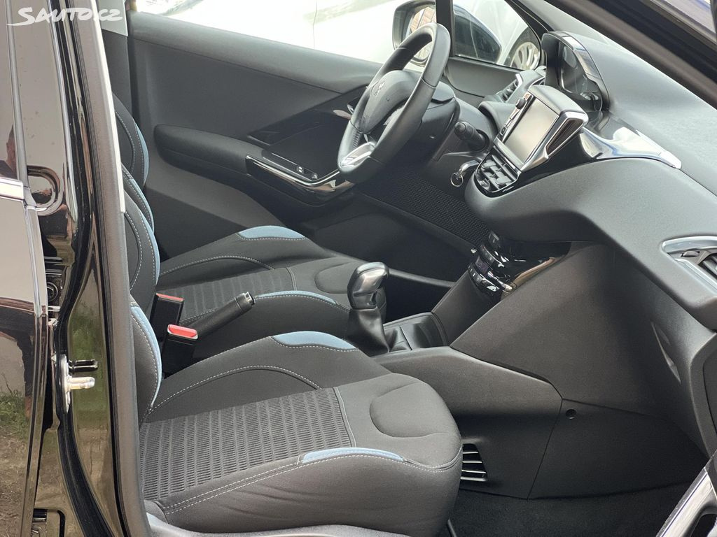 🚗 Peugeot 208 1.2i KLIMA 2015 PANORAMA TEMPOMAT - 14