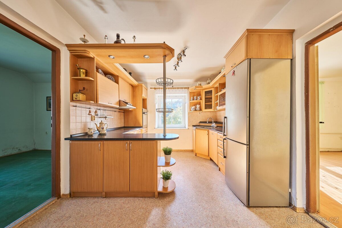 Prodej domu se 2 bytovými jednotkami, garážemi a dílnami - 14
