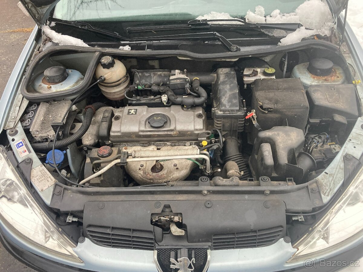 Bouraný Peugeot 206 1.4, benzín - 14