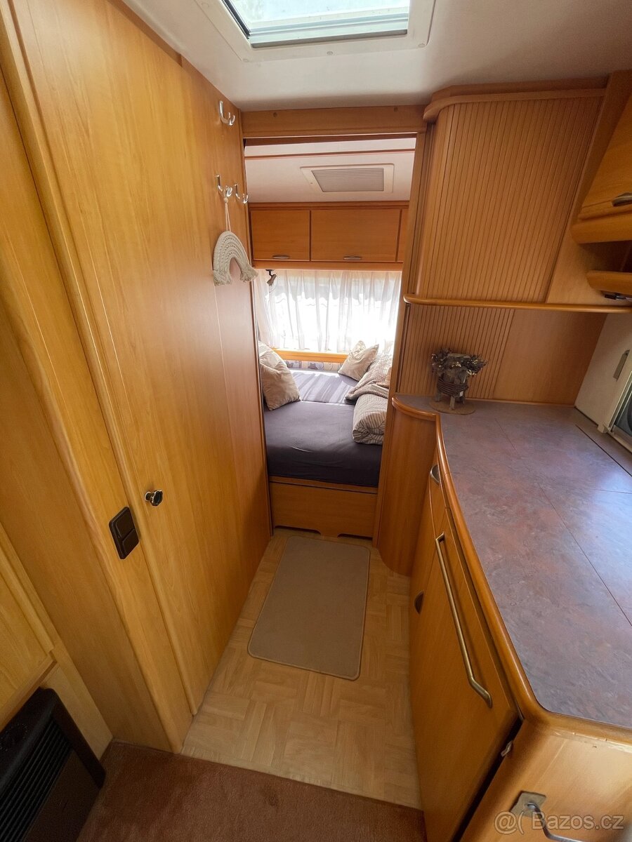 Karavan LMC 490 - 14