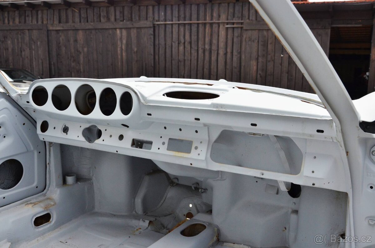 Karoserie Porsche 912 z roku 1967 - 14