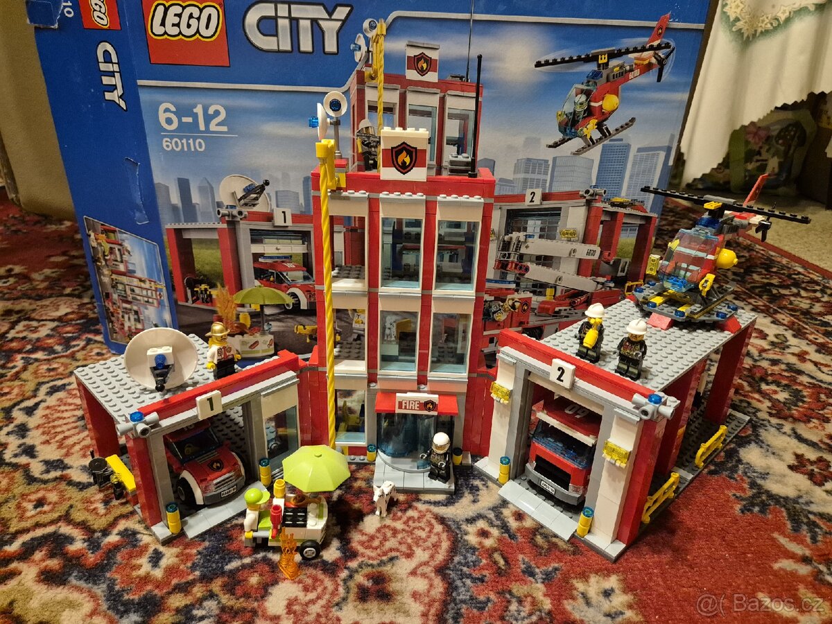 Lego City hasičská stanice 60110 - 14