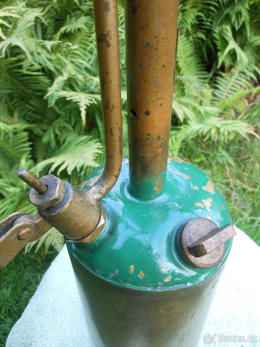 RUČNÍ ZAHRADNÍ POSTŘIKOVAČ - 14