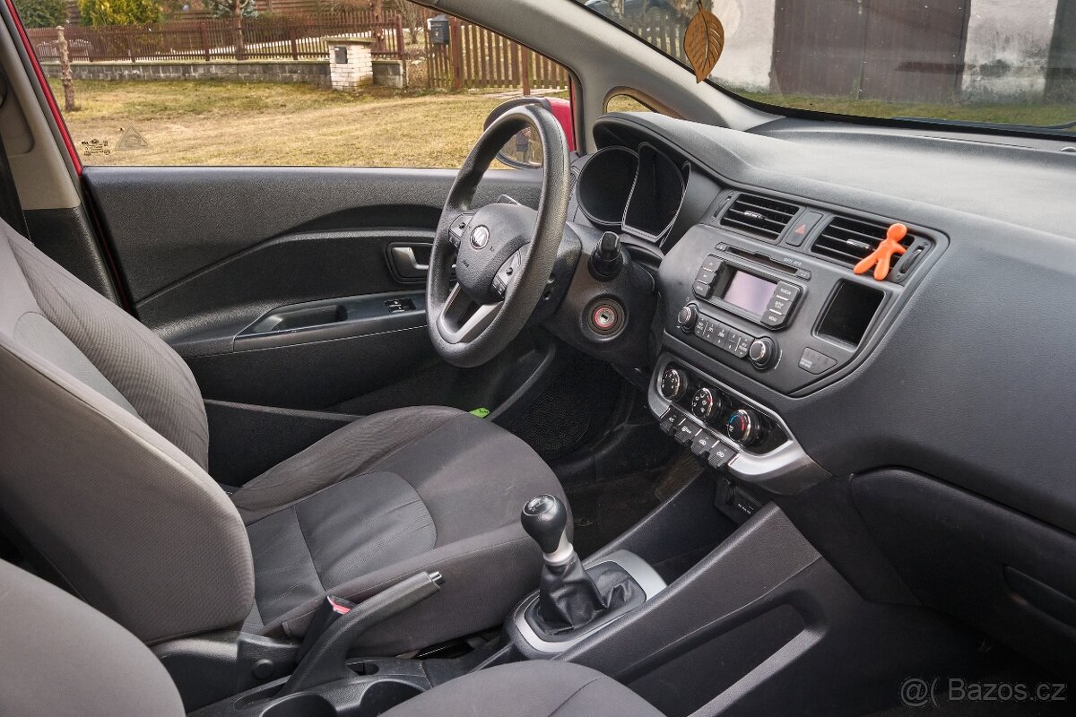Kia Rio 1.25, 62 kW, benzín - 14