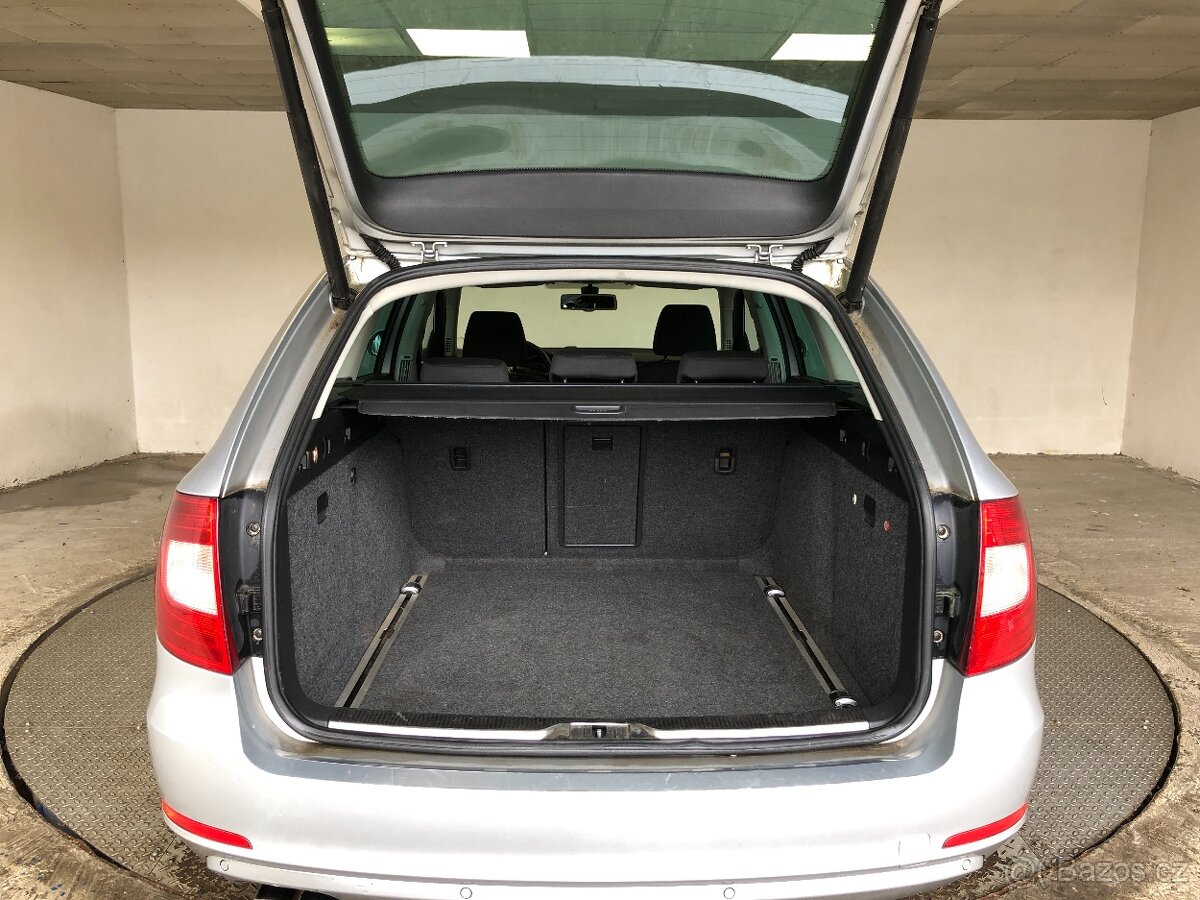 ŠKODA SUPERB 2.0 TDI COMBI - 14