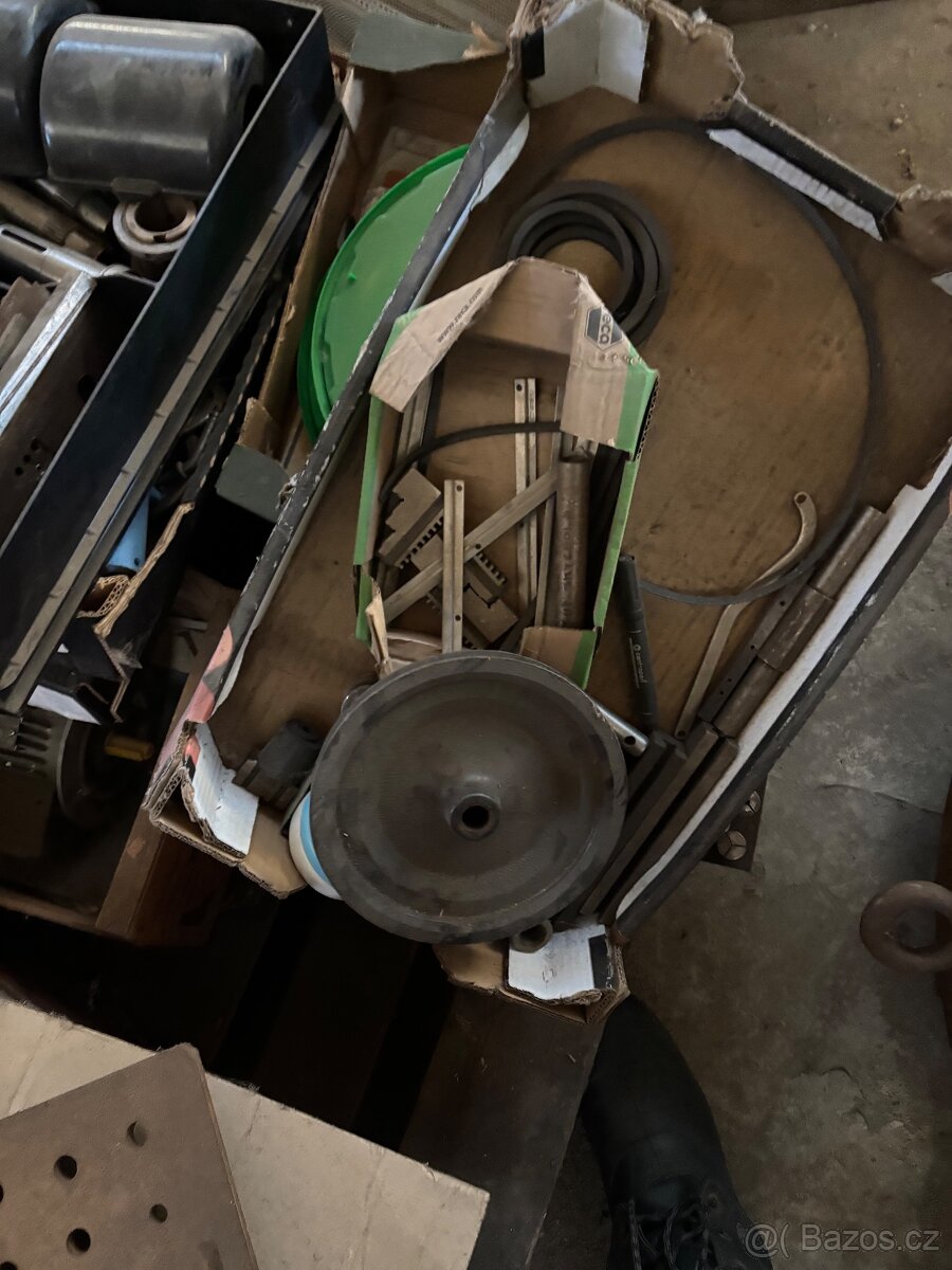 Prodám dílce k soustruhu MN 80 - 14