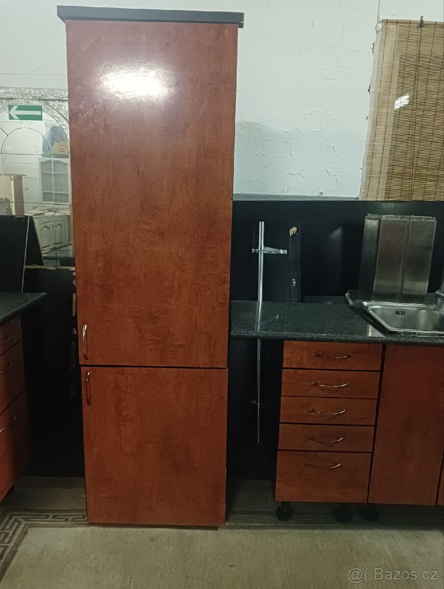 Kuchyňská linka s barem - 14