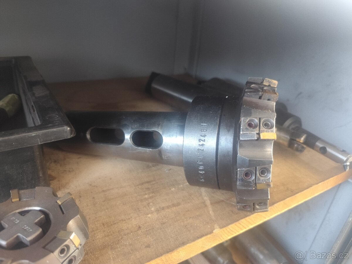 nastroje k vyvrtavačce W 100 - 14