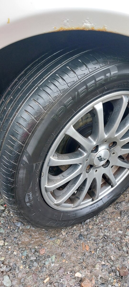 Toyota Yaris 1.3 r.v.2004 - 14