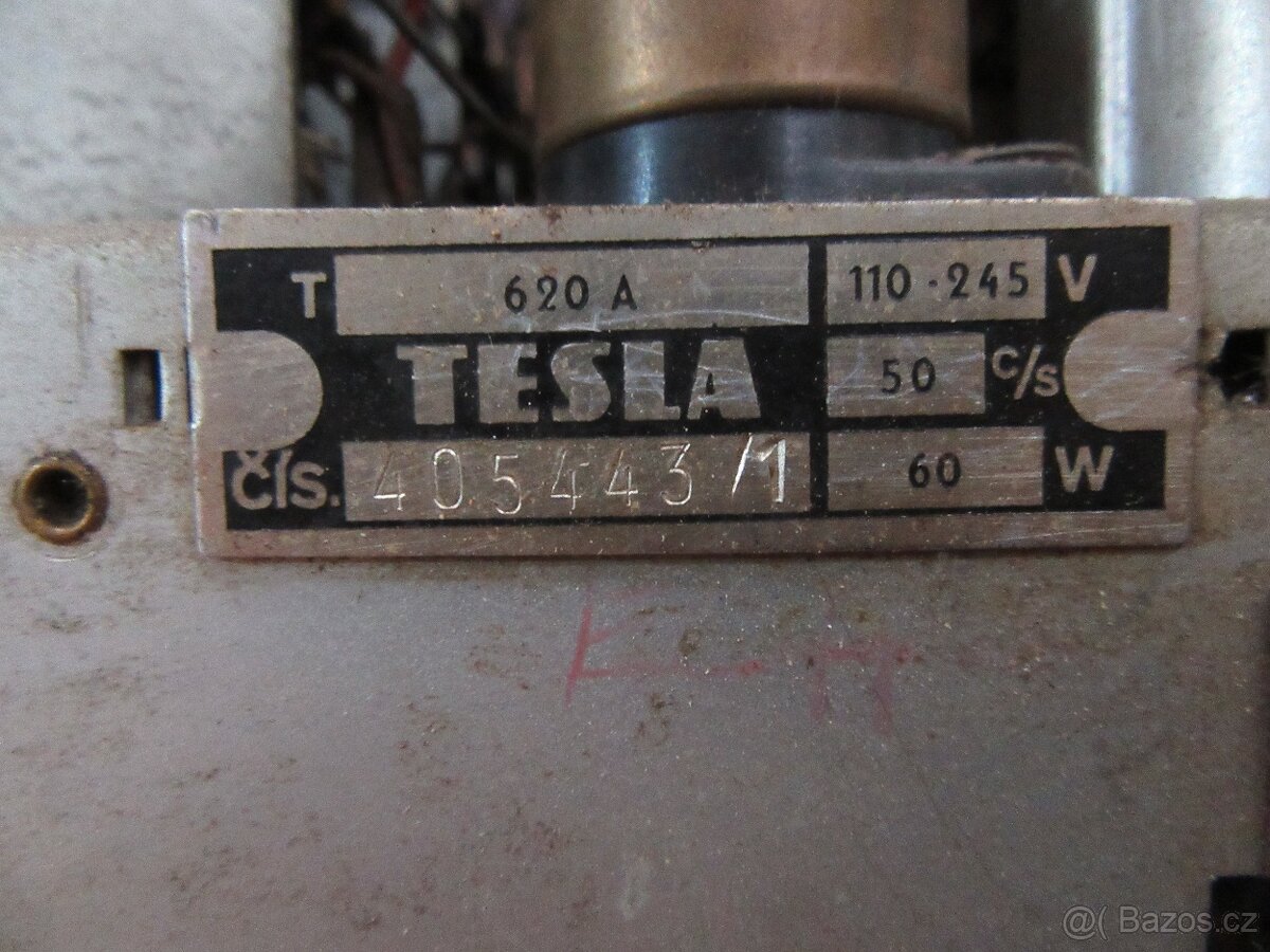 Nabízím staré radio Tesla Máj. Netestováno. Prodávám jako n - 14