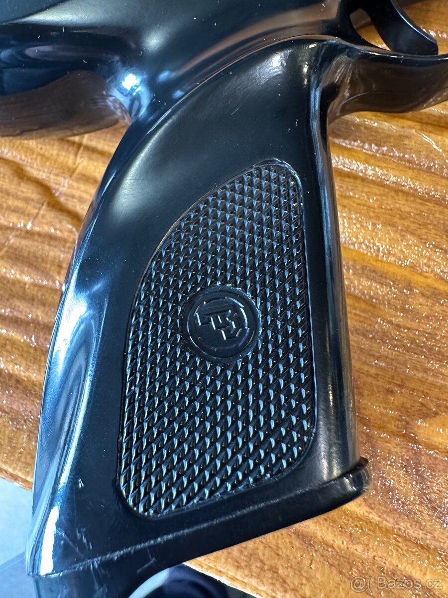 Prodám retro vzduchovou pistoli CZ TEX model 3. Top stav - 14