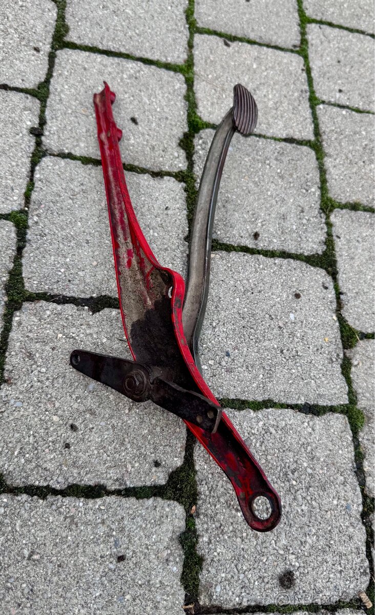 Jawa ČZ kývačka, ČZ - brzdové páky - 14