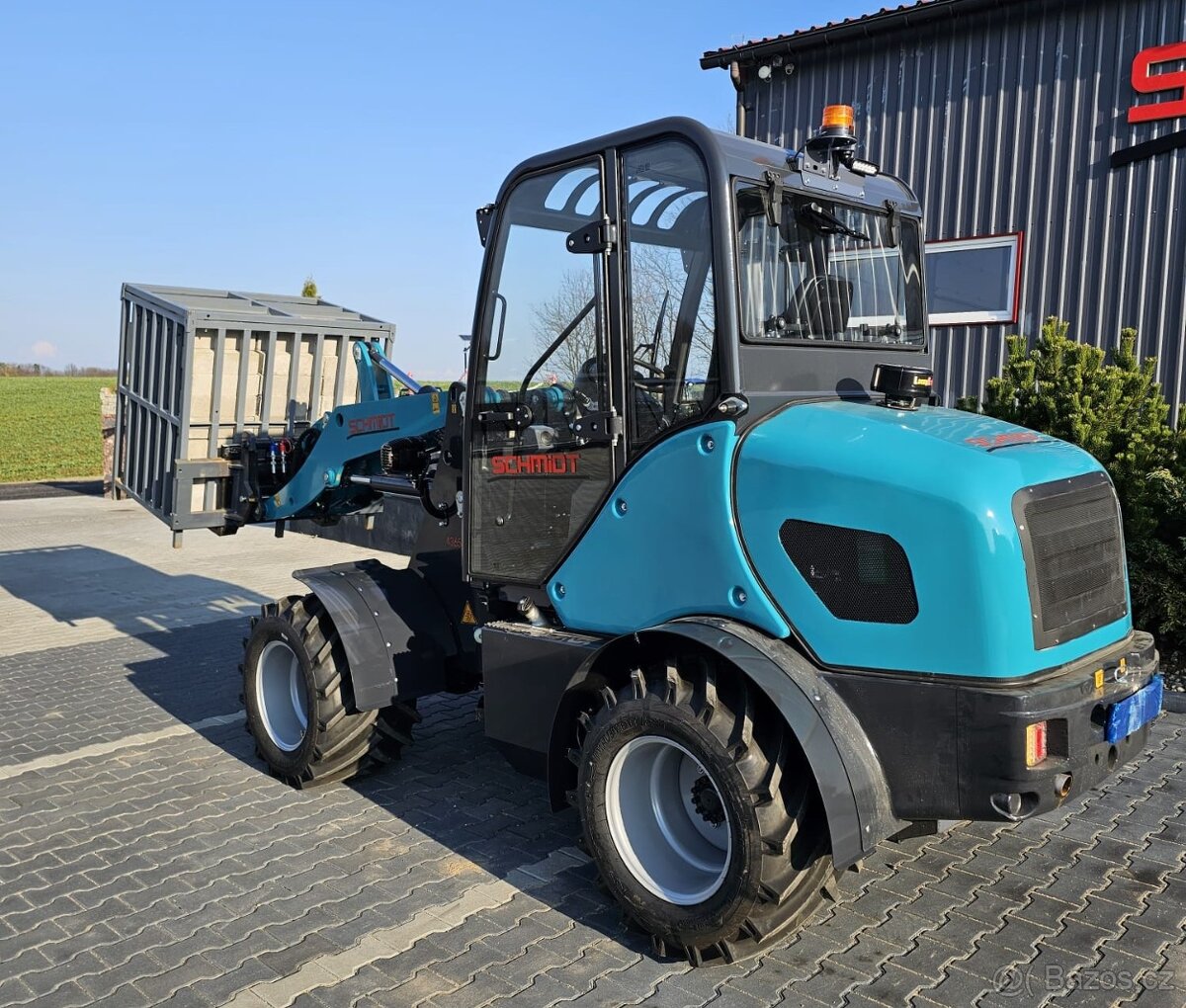 kloubový nakladač, model 4365A - 14