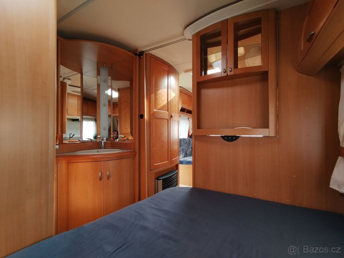 HOBBY 495 UFe č.703. Pro 4. Fr. postel. Sprcha. Rok 2007. - 14