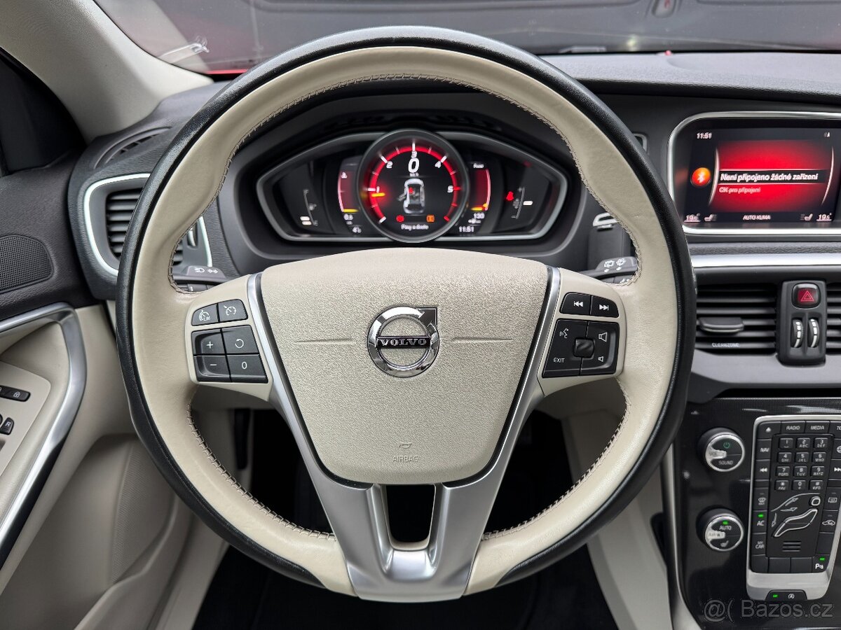 Volvo V40 D3 110kW Cross Country - 14