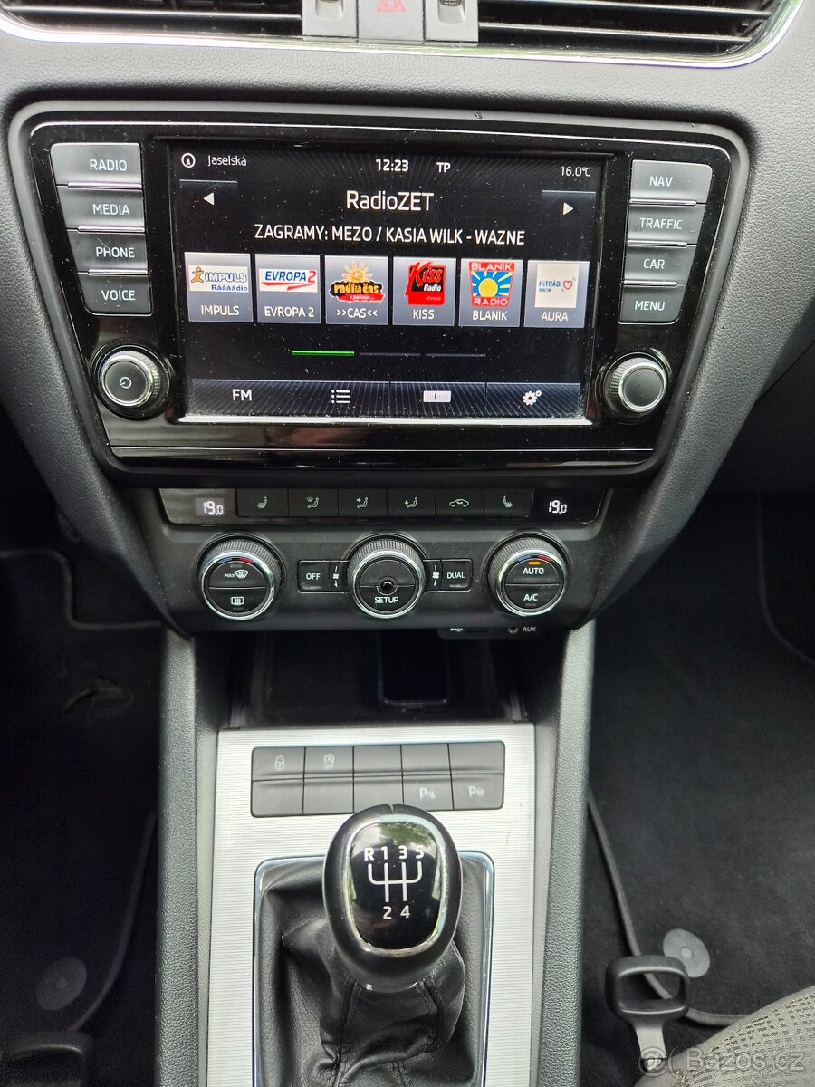 ŠKODA OCTAVIA III COMBI - 14