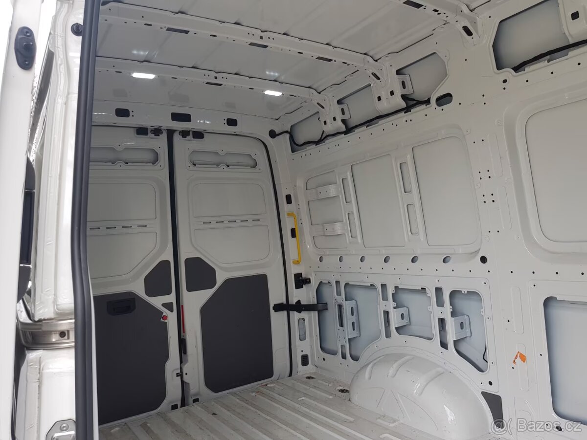 VW eCrafter L3 H3 - 14