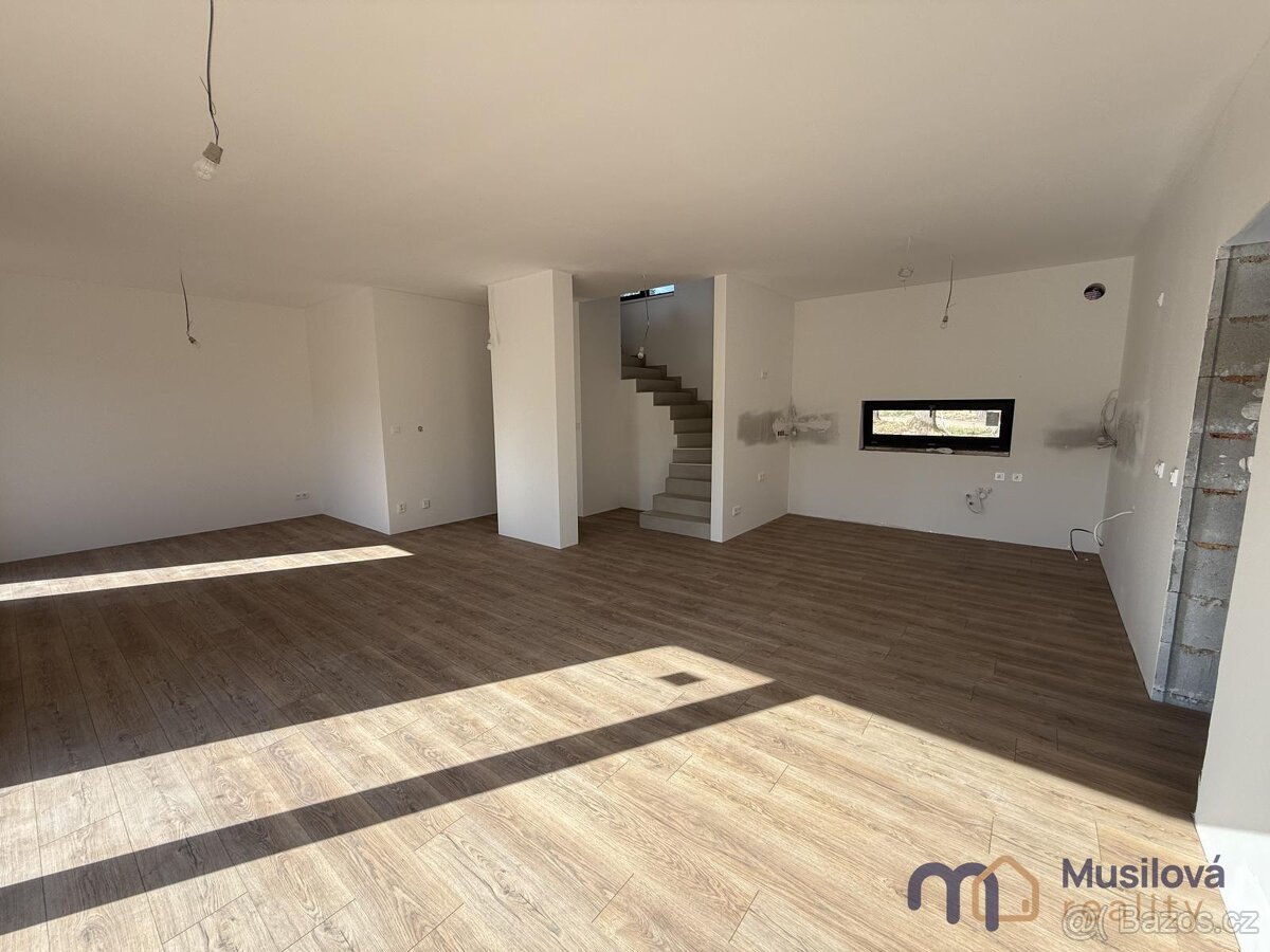 Prodej rodinného domu 150 m, pozemek 700 m - 14