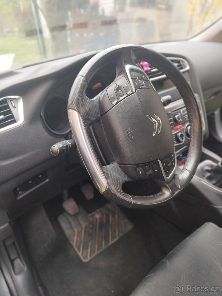 Citroen C4 1,6 88kW, nová STK - 14