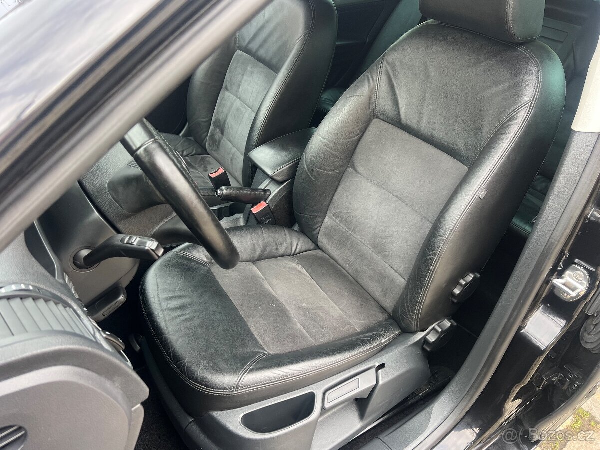 ŠKODA OCTAVIA 2.0TDI 103KW /FL/XENON/ŠÍBR/PDC/NAVI/ALCANTARA - 14