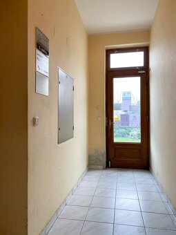 Prodej komerčního objektu – podnikání i bydlení v centru Bys - 14