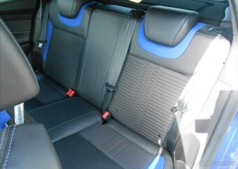 Ford Focus 2,0 ST 184 kW Serviska benzín - 14