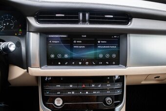 Jaguar XF 177kW (2017) - 14