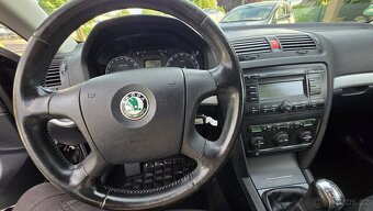 ŠKODA OCTAVIA 1.6i TEAM EDITION 1MAJITEL - 14